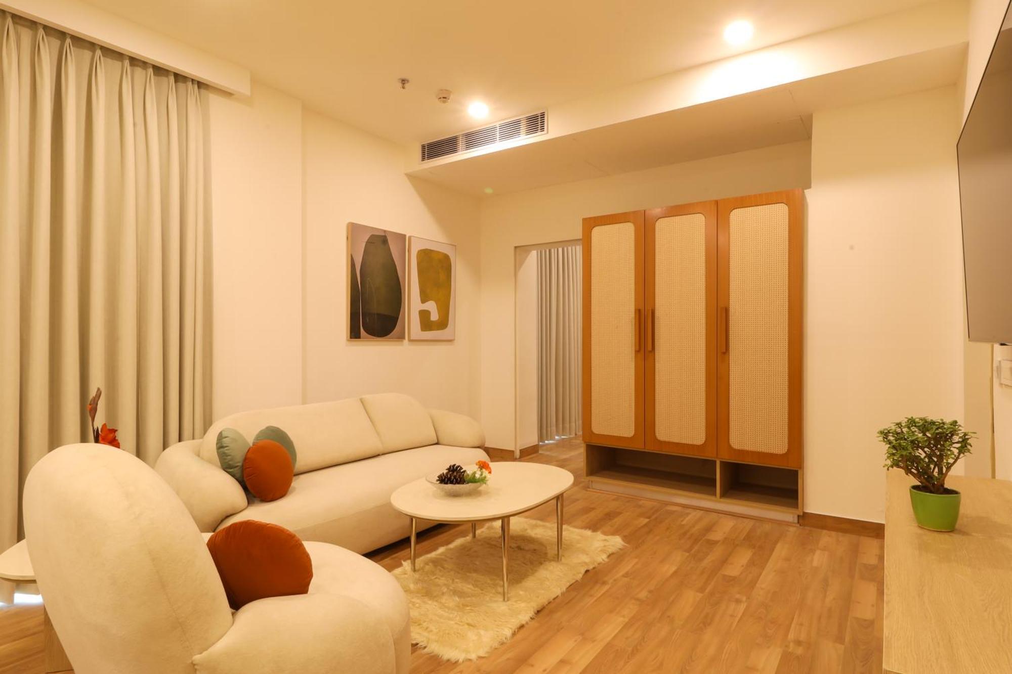 Ar Suites Klj Square Gurgaon Dış mekan fotoğraf