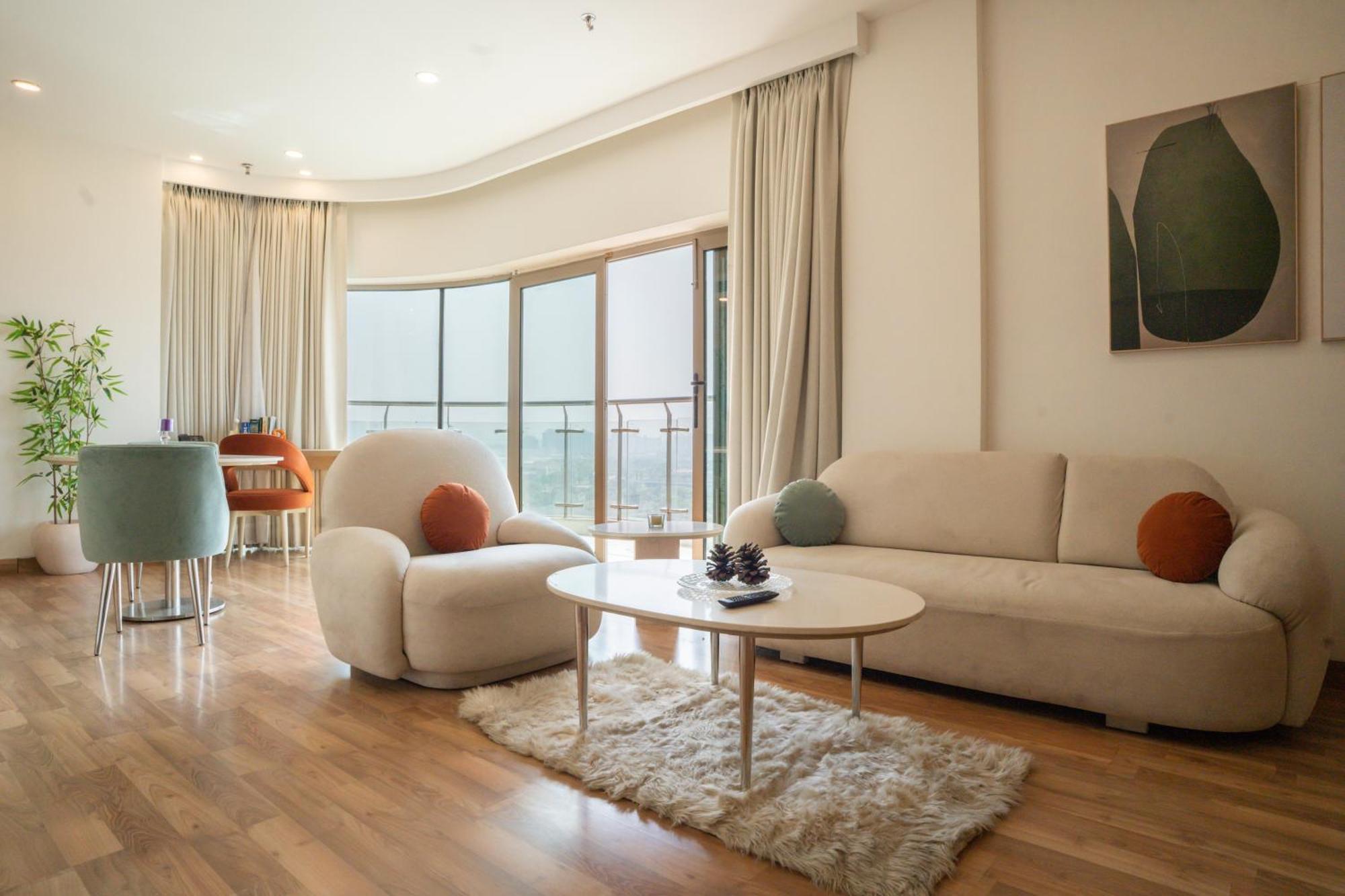Ar Suites Klj Square Gurgaon Dış mekan fotoğraf