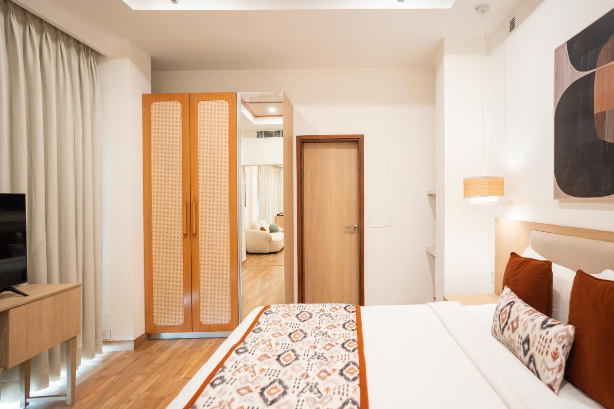 Ar Suites Klj Square Gurgaon Dış mekan fotoğraf