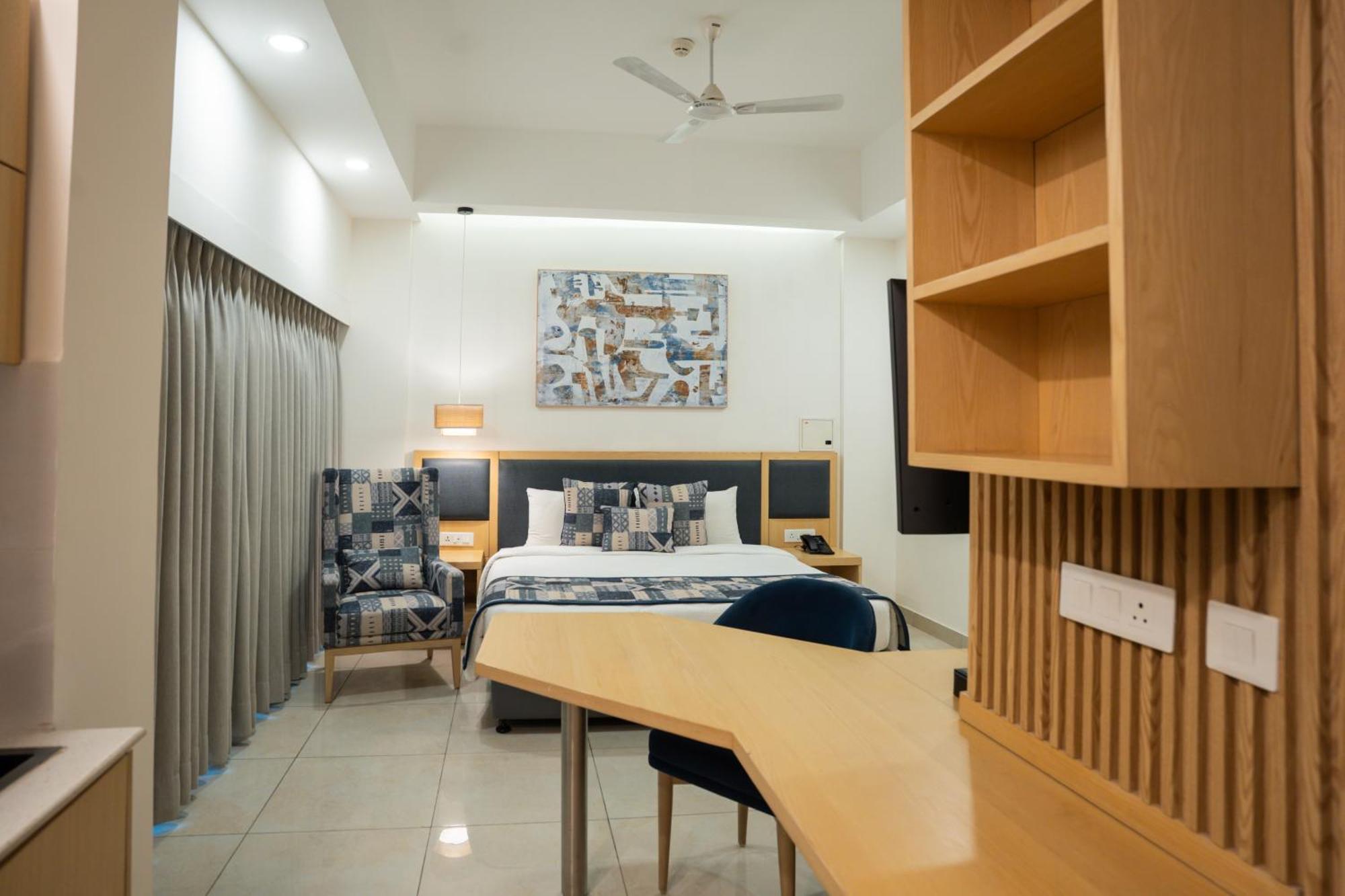 Ar Suites Klj Square Gurgaon Dış mekan fotoğraf