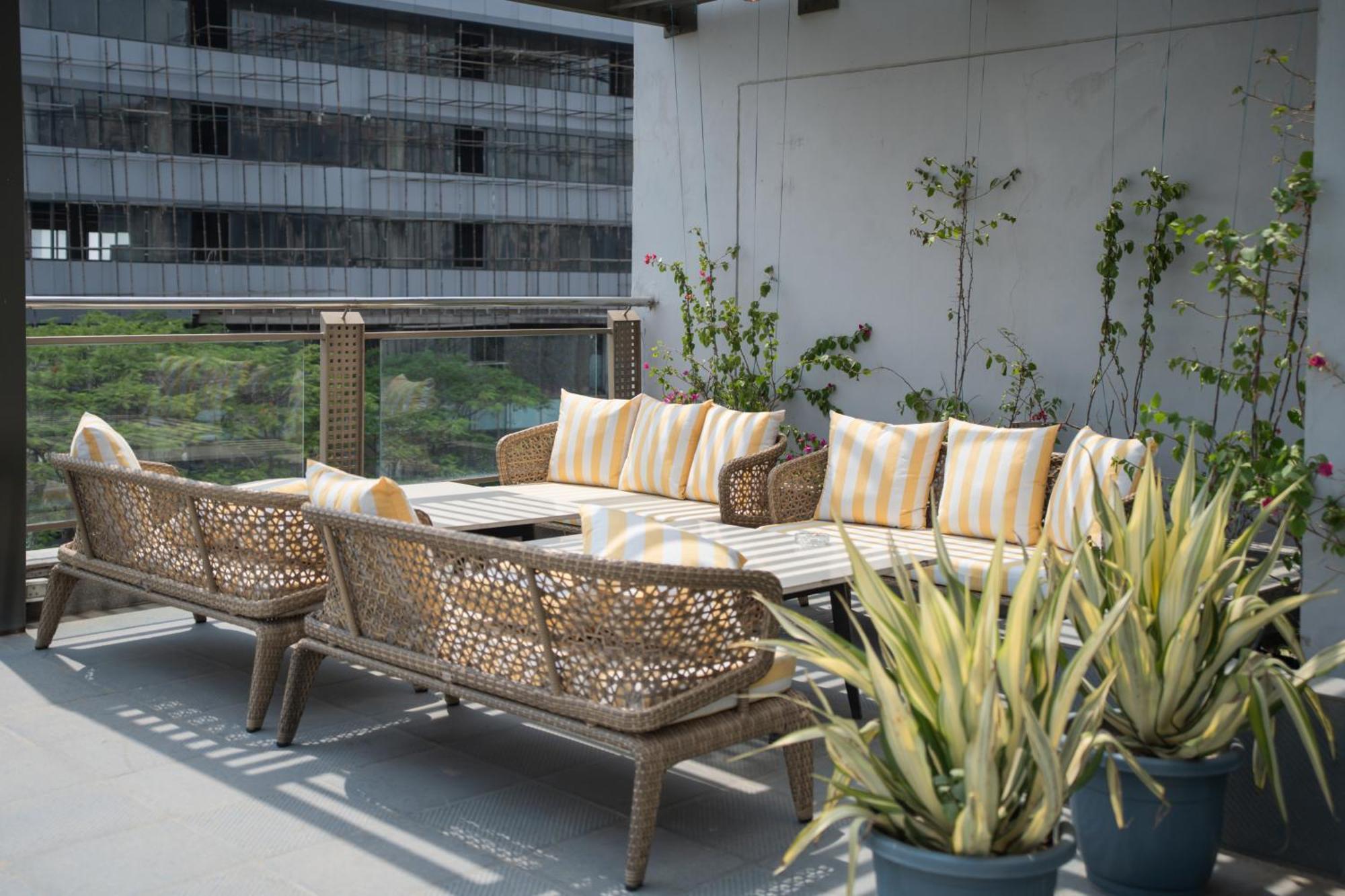 Ar Suites Klj Square Gurgaon Dış mekan fotoğraf