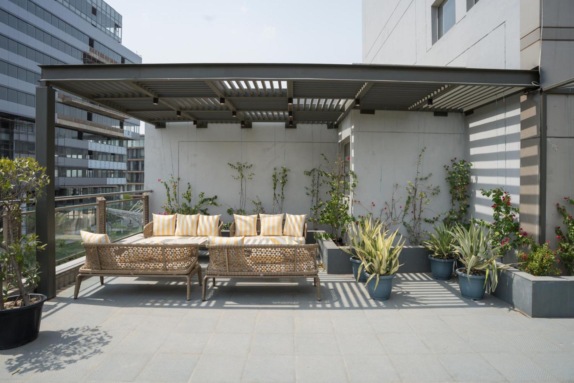 Ar Suites Klj Square Gurgaon Dış mekan fotoğraf